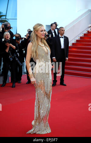 Cannes, Francia. 18 Maggio, 2015. Paris Hilton assiste la premiere di Inside Out durante la 68annuale di Cannes Film Festival presso il Palais des Festivals a Cannes, Francia, 18 maggio 2015. Foto: Hubert Boesl/dpa - nessun filo SERVICE -/dpa/Alamy Live News Foto Stock