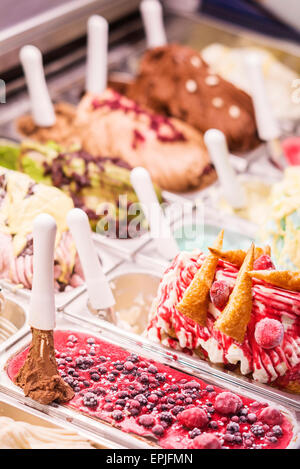 Italian gelato gelatto gelateria display Foto Stock