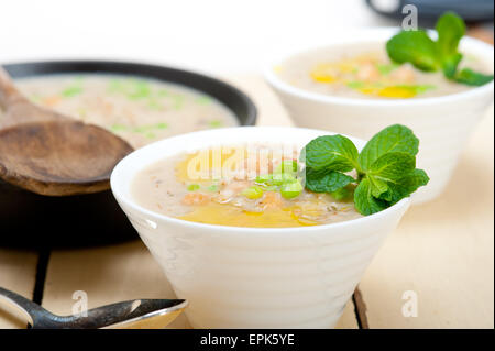 Sostanziosa del Medio Oriente e ceci Zuppa di orzo Foto Stock