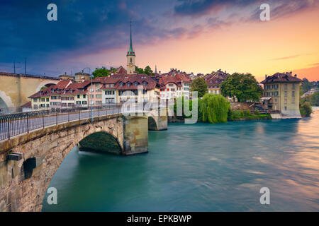 Berna. Immagine di Berna, la capitale della Svizzera, durante il tramonto spettacolare. Foto Stock