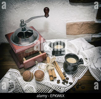 Coffee Mill, foto in vecchio stile dell'immagine. Foto Stock