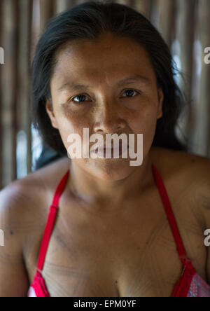 Panama, Provincia di Darien, Puerta Lara, donna di Wounaan comunità native Foto Stock