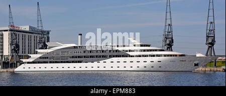 Sunborn hotel galleggiante ormeggiato al Royal Victoria Dock vicino al London Excel exhibition centre East London Inghilterra England Regno Unito Foto Stock