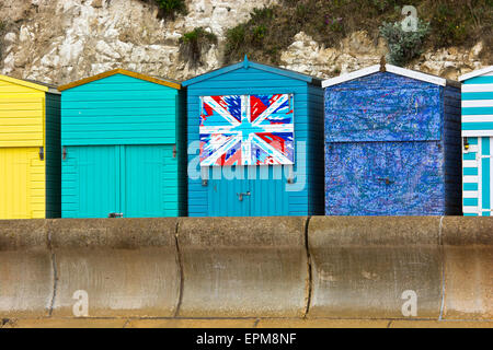 Unione artistica jack flag dipinta su beach hut Foto Stock