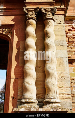 Colonna di pietra di dettaglio a Rufford abbazia Foto Stock