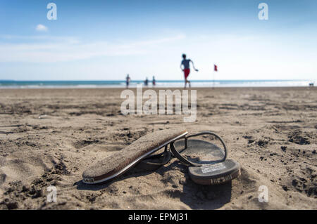 La vista in uno di Bali la più famosa spiaggia di Kuta. Questo è preso in Bali, Indonesia. Foto Stock