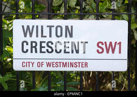 Wilton Crescent giardino, il Grosvenor station wagon, Belgravia, London, England, Regno Unito Foto Stock