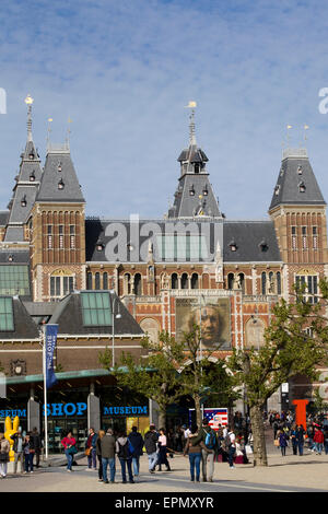 I turisti al Rijksmuseum di Amsterdam Foto Stock