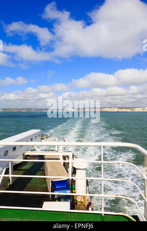 P&O traghetto per auto di lasciare il porto inglese di Dover, in rotta verso Calais, Francia. Foto Stock