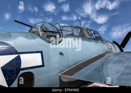 Grumman TBM Avenger vettore aereo della US Navy con le ali ripiegate Foto Stock