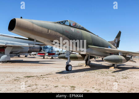 North American F100 Super Sabre - Marzo AFB Foto Stock