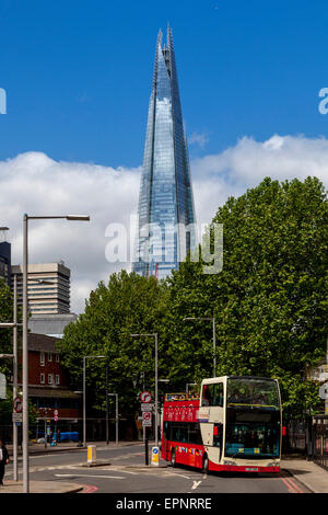 Un tour di Londra Bus e la Shard, Londra, Inghilterra Foto Stock