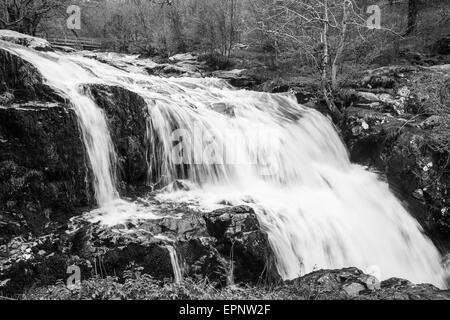 La Upper Falls di Aira Beck, sopra Aira Force, vicino Ulswater, Lake District, Cumbria Foto Stock