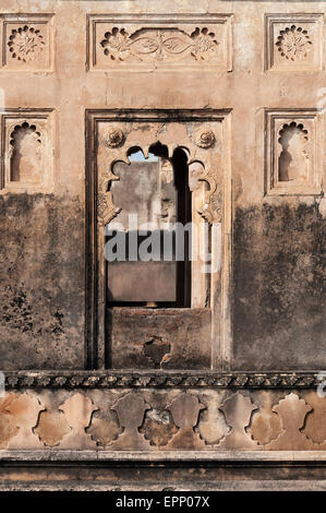 Dettaglio decorativo Dauji di Ki Kothi in Orchha. Il Madhya Pradesh. India. Foto Stock