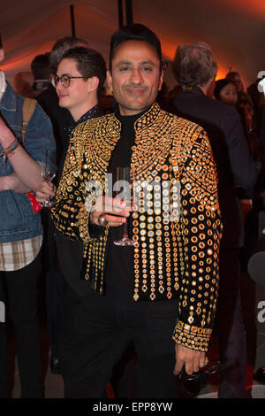 Londra, Regno Unito. Il 20 maggio 2015. Nella foto: Fotografo Ram Shergill assiste l'apertura della foto London art fair al Somerset House. La fiera è aperta al pubblico dal 21 al 24 maggio 2015. Acclamato come il più grande e il più importante nuova fiera di fotografia mai andata in scena a Londra. Esso riunisce oltre 70 gallerie e offre colloqui, proiezioni e spettacoli. Foto Stock