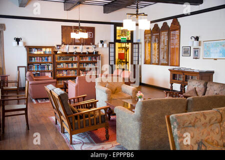 Interno del dominio coloniale britannico Hill Club, Nuwara Eliya, Sri Lanka, Asia Foto Stock