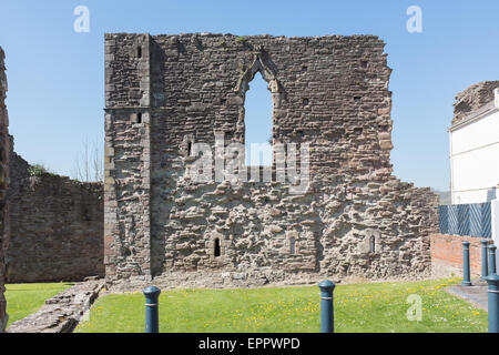 Le rovine del castello di Monmouth, un grado 1 elencato la costruzione e il monumento pianificata Foto Stock