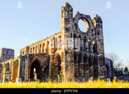 Elgin Cathedral al tramonto in Elgin Scozia, murene, Morayshire. Foto Stock