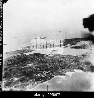 FORUS AIRFIELD, a sud-ovest della Norvegia. RAF foto di ricognizione dell'aerodromo costruita dalla Luftwaffe dopo la loro occupazione della Norvegia in aprile 1940. La foto è datata 18 giugno 1940. Foto Stock