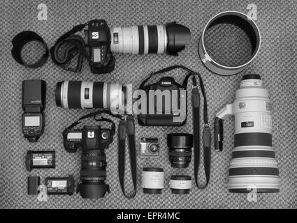 Professional Canon Attrezzature fotografiche compresi corpi macchina e una selezione di accessori e obiettivi. Foto Stock