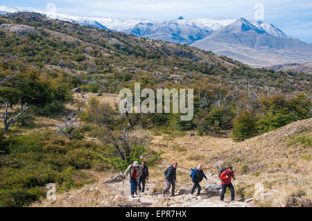 Gli escursionisti nel parco nazionale Los Glaciares, El Chalten, Patagonia, Argentina Foto Stock