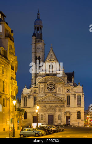 Twilight su Eglise Saint Etienne du Mont, Parigi, Francia Foto Stock