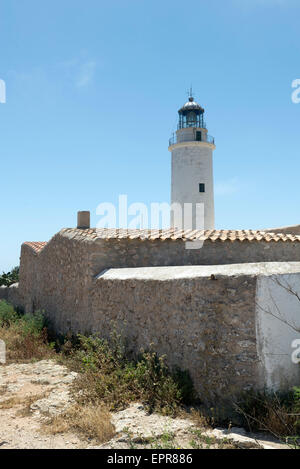 Formentera Barbaria faro nel cielo blu mediterraneo giorno Foto Stock