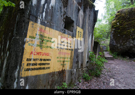 Rovine di Adolf Hitler bunker personale nella Wolfsschanze, Lupo's Lair anteriore orientale quartier generale militare, Polonia orientale Foto Stock