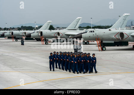 Nanjing. 21 Maggio, 2015. Foto d'archivio mostra i soldati dell Esercito di Liberazione del Popolo (PLA) Air Force partecipando a un corso di formazione. Aerei dell Esercito di Liberazione del Popolo (PLA) Air Force ha sorvolato il Miyako stretto per la prima volta il 21 maggio 2015 per la formazione nel Pacifico occidentale, un portavoce militare ha detto. © Zhang Haishen/Xinhua/Alamy Live News Foto Stock