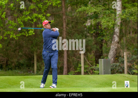 Londra, Regno Unito. Il 20 maggio 2015. Ian Wright, ex-Arsenale e calciatore inglese, tee off durante il BMW PGA Championship 2015 Pro-Am di Wentworth club, Surrey. Credito: Stephen Chung / Alamy Live News Foto Stock