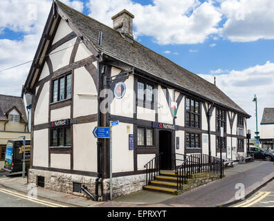 La vecchia casa di corte nel centro della città, risalente al XV secolo, Ruthin, Denbighshire, Wales, Regno Unito Foto Stock