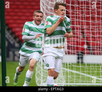 Glasgow, Scozia. 21 Maggio, 2015. Little Big Shot Gioventù scozzese finale di coppa. Celtic versus Rangers. Aidan Nesbitt celebra il suo obiettivo Credito: Azione Sport Plus/Alamy Live News Foto Stock