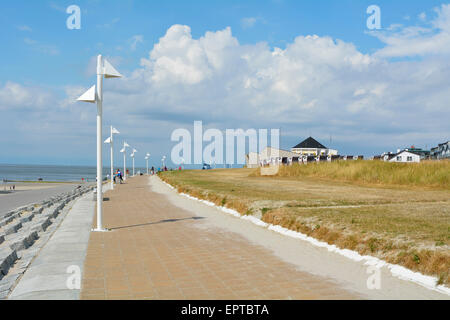 Passeggiata sul lungomare in estate, Norderney, Frisia orientale, Isola del Mare del Nord, Bassa Sassonia, Germania Foto Stock