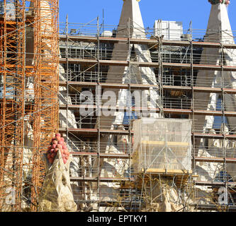 Barcellona, Spagna - 31 dicembre 2015: particolare della chiesa della Sagrada Familia (Temple Expiatori de la Sagrada Famalia) a Barcellona, Sp Foto Stock