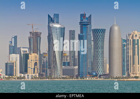 Grattacieli di Doha - Al Bidda Tower, World Trade Center, Tornado Tower & Burj Qatar Foto Stock