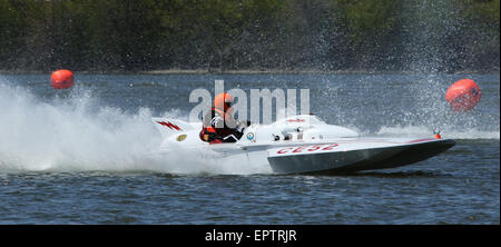 2015 APBA, American Power Boat Association, Regione 6, testare e ottimizzare il giorno al Lago Eastwood, Dayton, Ohio, Stati Uniti d'America. Barca CE52. Foto Stock