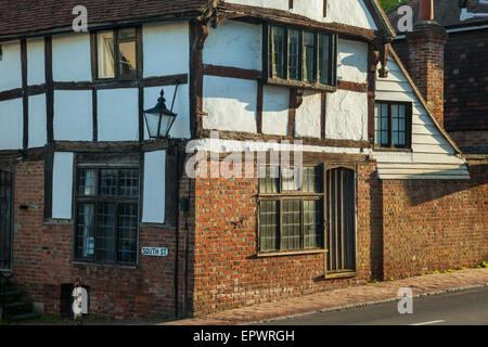 La molla nel pomeriggio il villaggio di Ditchling, East Sussex, Inghilterra. Foto Stock