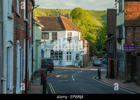 La molla nel pomeriggio il villaggio di Ditchling, East Sussex, Inghilterra. Foto Stock