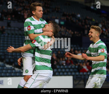 Glasgow, Scozia. 21 Maggio, 2015. Little Big Shot Gioventù scozzese finale di coppa. Celtic versus Rangers. Aidan Nesbitt celebra il suo obiettivo © Azione Sport Plus/Alamy Live News Foto Stock