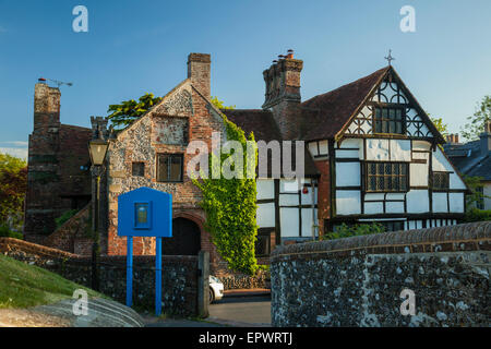 La molla nel pomeriggio il villaggio di Ditchling, East Sussex, Inghilterra. Foto Stock