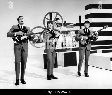 Il FOURMOST REGNO UNITO gruppo pop su uno spettacolo TV in 1963. Foto Stock