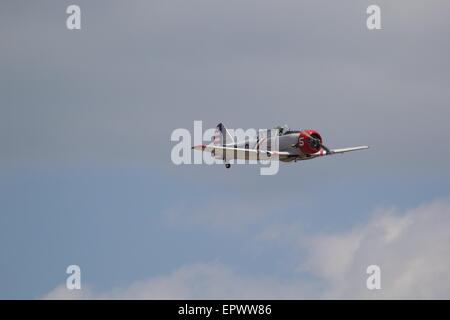 Geico Skytypers T-6 Aerobatic Team esegue alla grande New England Air Show, Westover riserva d'aria di base, Chicopee, Massachusetts Foto Stock