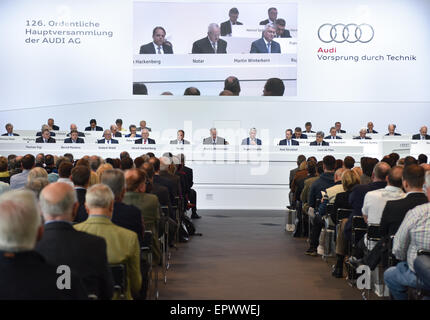 Neckarsulm, Germania. 22 Maggio, 2015. Gli azionisti di Audi AG partecipare la società del Gruppo Generali in Neckarsulm, Germania, 22 maggio 2015. © dpa picture alliance/Alamy Live News Credito: dpa/Alamy Live News Foto Stock