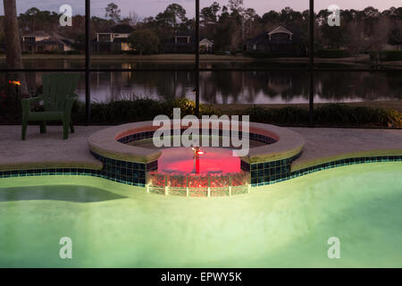 Tempo di notte Casa di lusso Piscina e Ponte Screened-In,Florida, Stati Uniti d'America Foto Stock