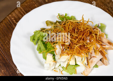 Chiudere il piatto con insalata di uova e verdure Foto Stock