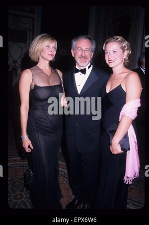 STEVEN SPIELBERG con Kate Capshaw e figlia Jessica alla XIV annuale museo americano dell'immagine in movimento saluto a Tom Hanks Waldorf Hotel New York 1999.k15519kj. © Kelly Giordania/Globe foto/ZUMA filo/Alamy Live News Foto Stock