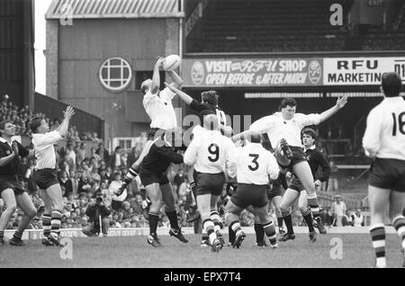 London Wasps v bagno, John Player Special Cup finale, corrispondono a Twickenham, sabato 2 maggio 1987. Punteggio finale: London Wasps 12-19 vasca da bagno. Foto Stock