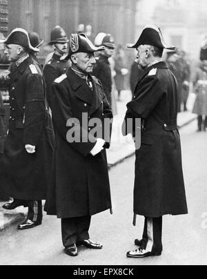 L'ammiraglio della flotta John Rushworth Jellicoe, visto qui prima della manutenzione annuale del ricordo presso il Cenotafio 11 novembre 1935. Foto Stock