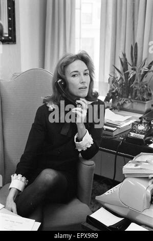 Helen Gurley Brown, 18 febbraio 1922 al 13 agosto 2012, l'autore americano, publisher e imprenditrice. In particolare, ella era redattore capo della rivista cosmopolita per 32 anni. Nella foto nel suo ufficio di New York, 22 maggio 1970. Foto Stock