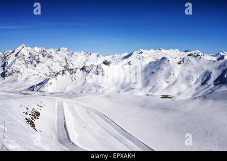 Llandscape e località sciistica nelle Alpi Francesi,Tignes, Le Clavet, Tarentaise, Francia Foto Stock